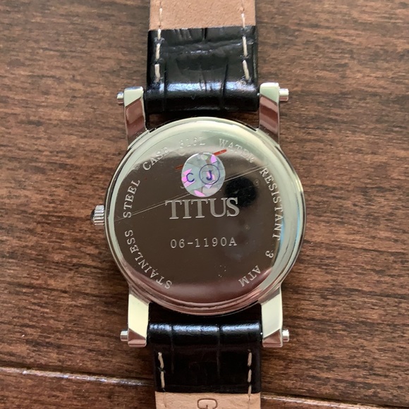 Simple black watch - Picture 3 of 3